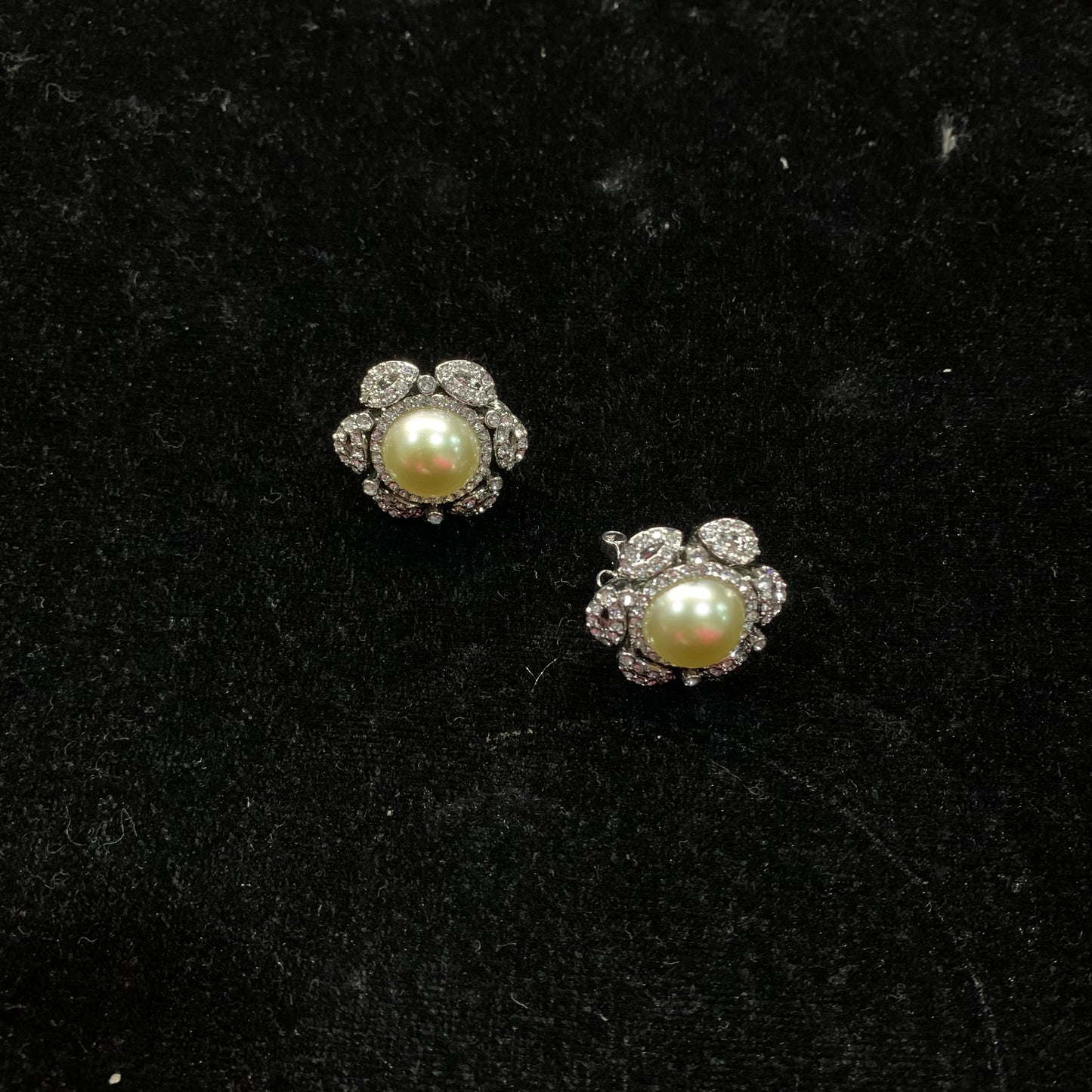 Refined Swarovski Crystal Copper Alloy Pearl-Imitation Earrings KK-JK0052