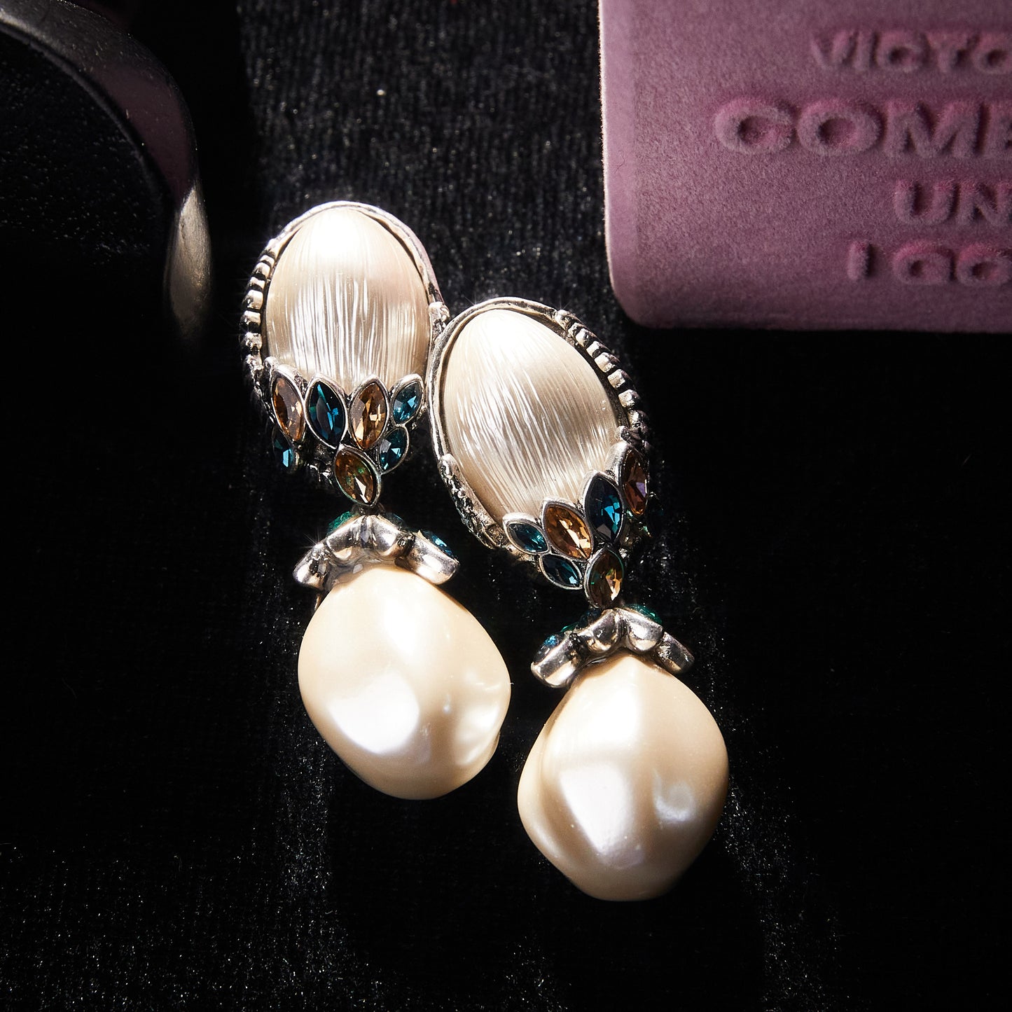 Refined Swarovski Crystal Copper Alloy Pearl-Imitation Earrings KK-91181