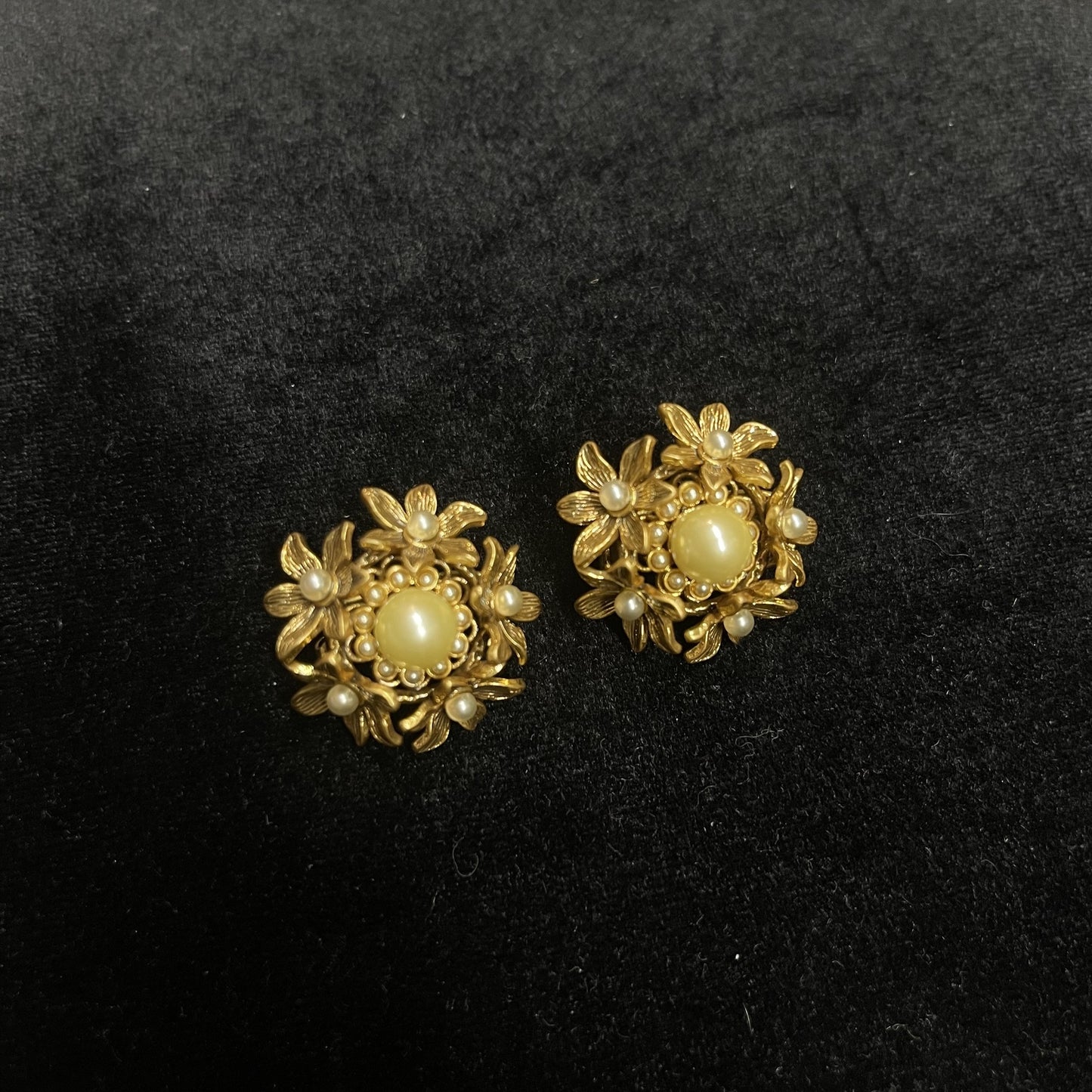 Sparkling Swarovski Crystal Copper Alloy Pearl-Imitation Earrings KK-91904