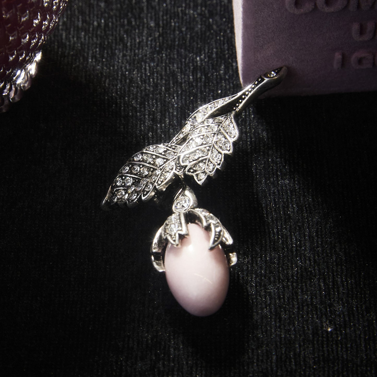 Refined Swarovski Crystal Copper Alloy Brooch KK-91095