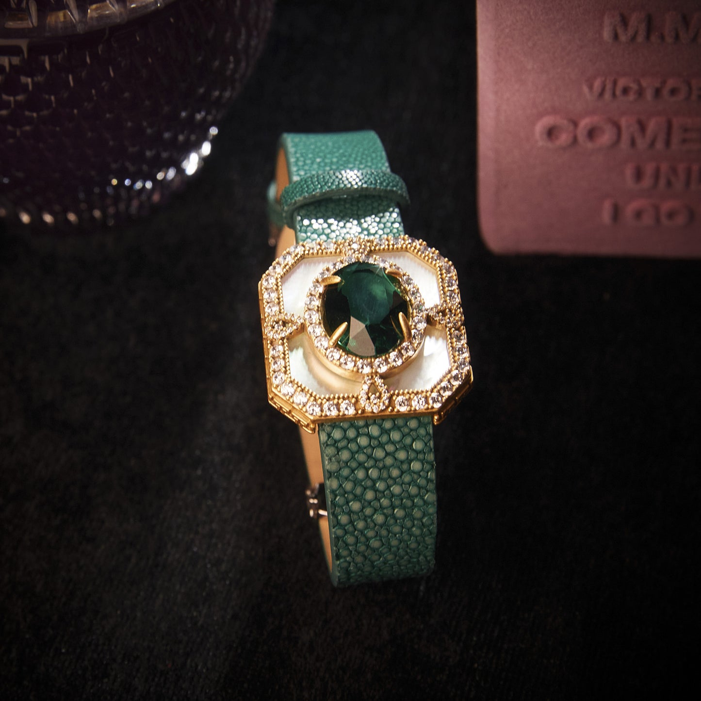 Sparkling Swarovski Crystal Copper Alloy Bracelet KK-91000