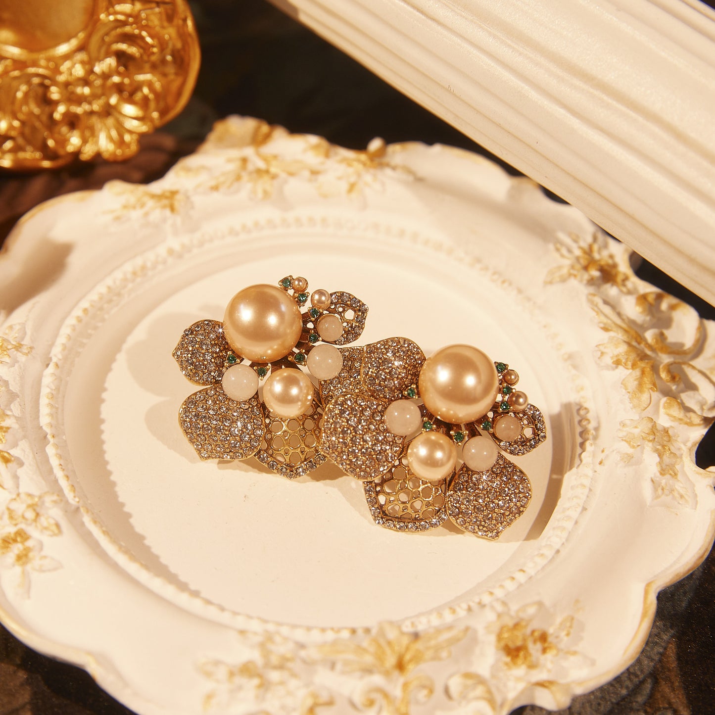 Refined Swarovski Crystal Copper Alloy Pearl-Imitation Earrings KK-91057