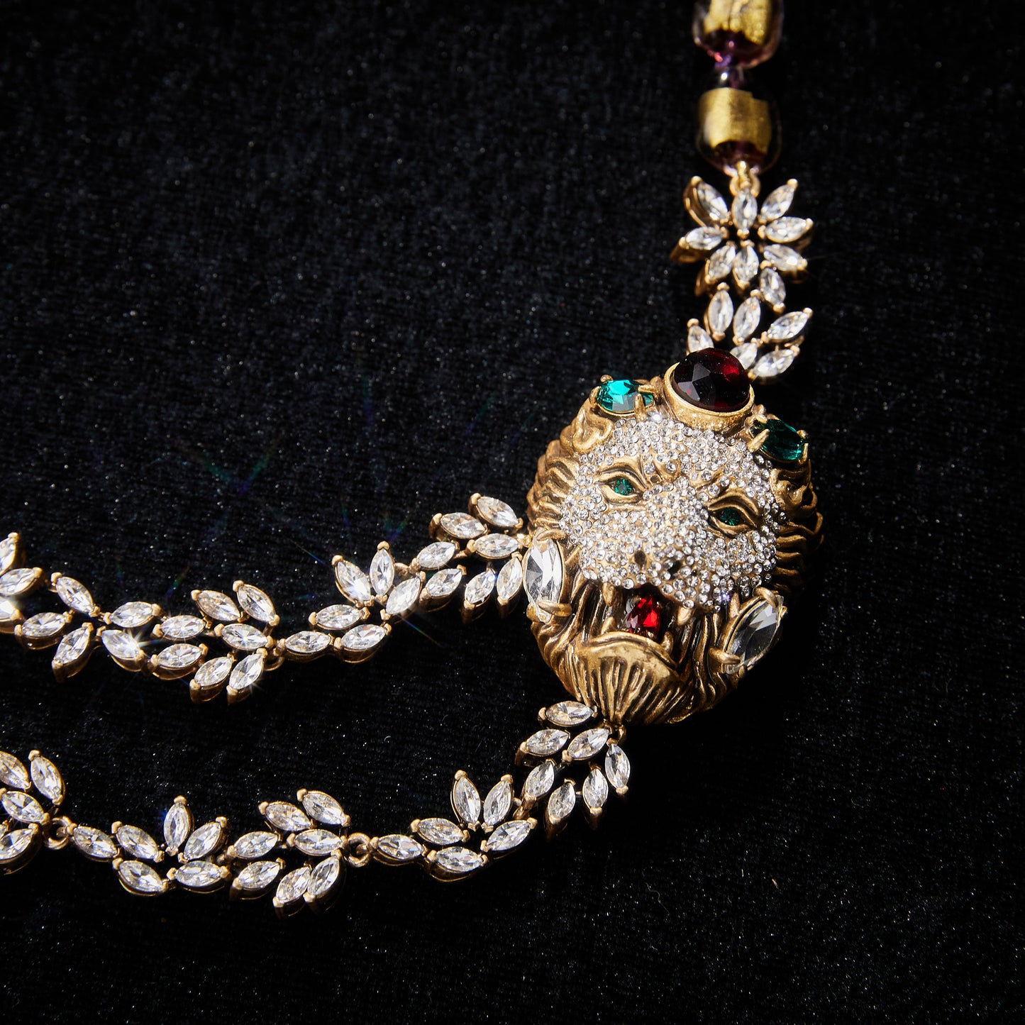 Sparkling Swarovski Crystal Copper Alloy Necklace KK-92122