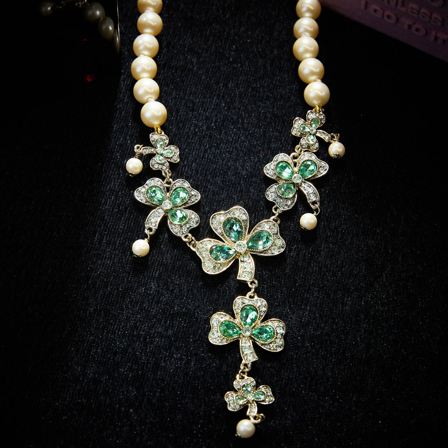 Sparkling Swarovski Crystal Copper Alloy Necklace KK-JB0037