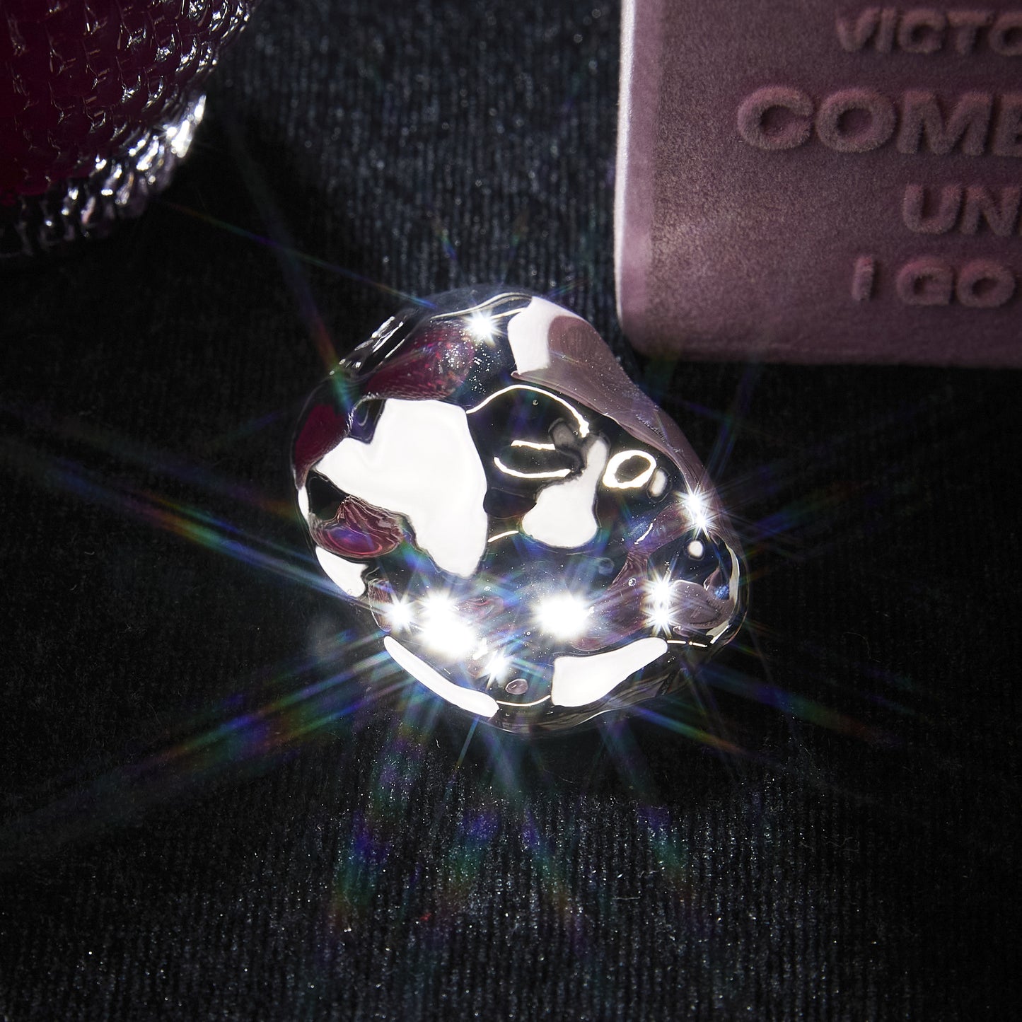 Elegant Copper Alloy Brooch KK-91828