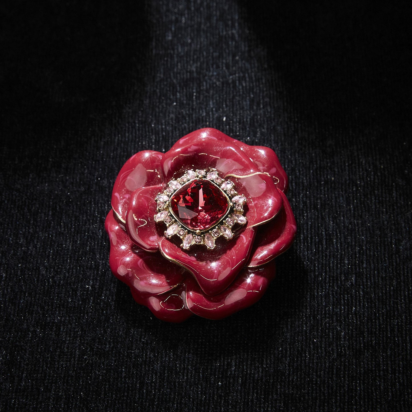 Elegant Copper Alloy Brooch KK-91104