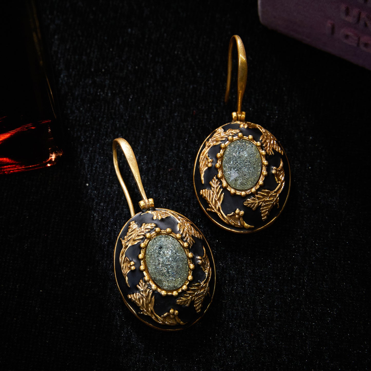 Sparkling Swarovski Crystal Copper Alloy Pearl-Imitation Necklace & Earrings KK-92083