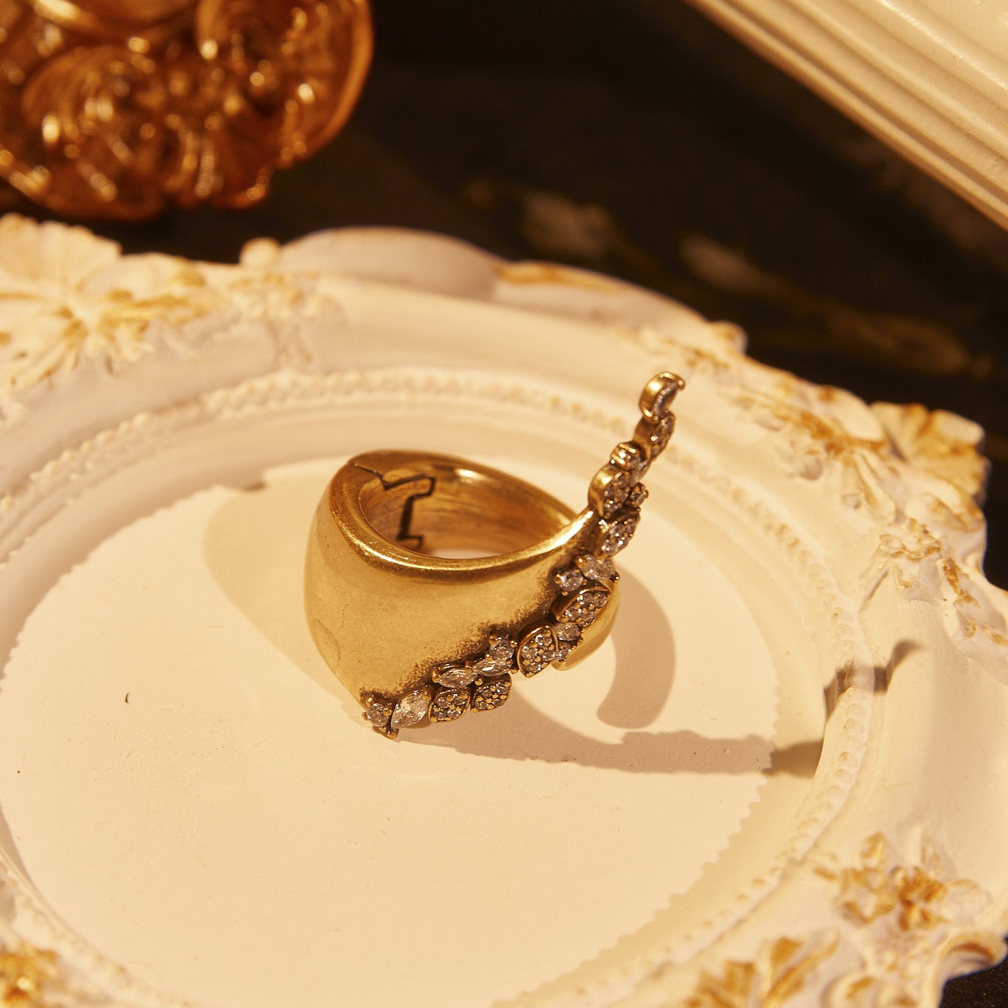 Sparkling Swarovski Crystal Copper Alloy Ring KK-91283