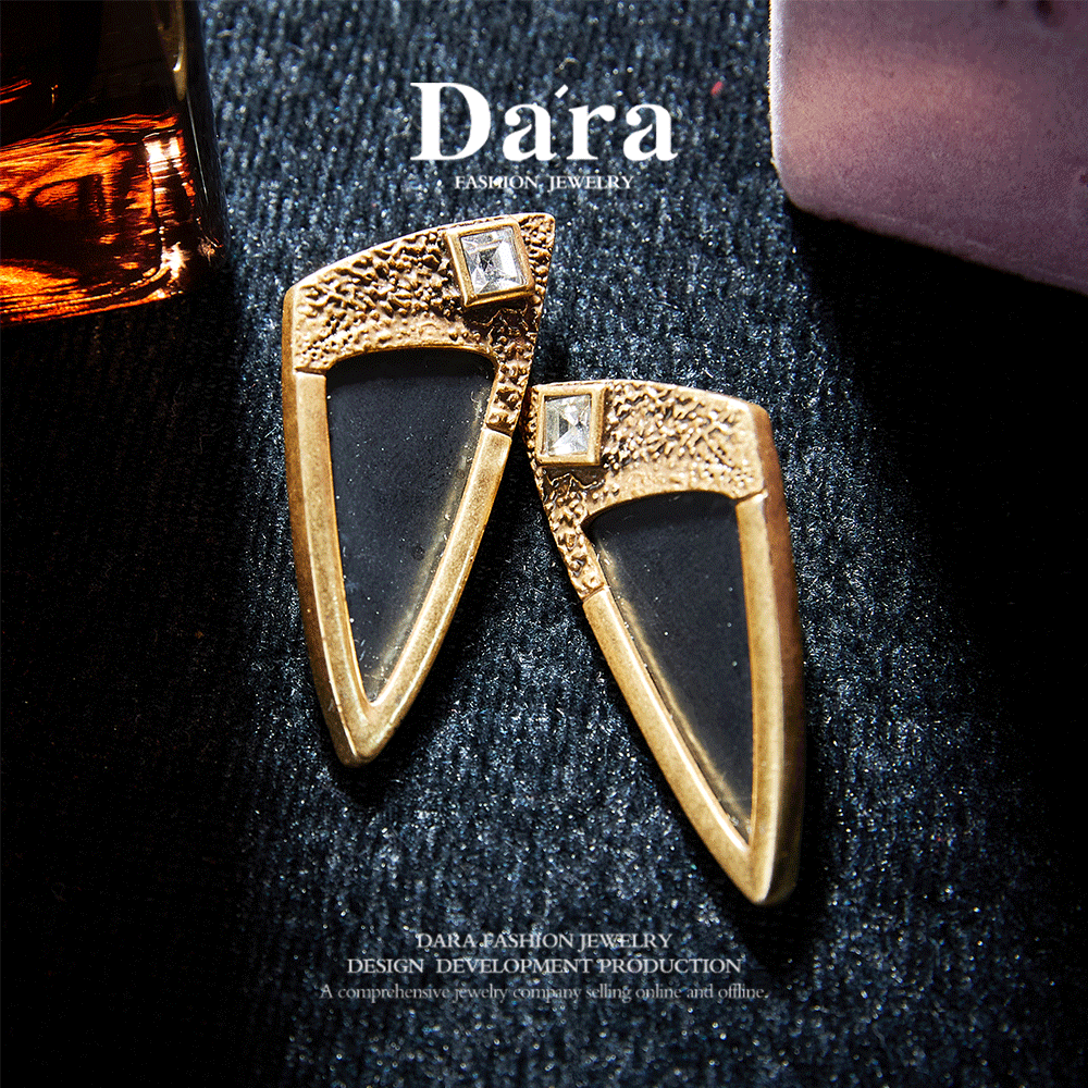 Refined Swarovski Crystal Copper Alloy Earrings  KK-91423