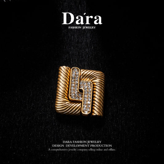 Elegant Copper Alloy Brooch KK-91756