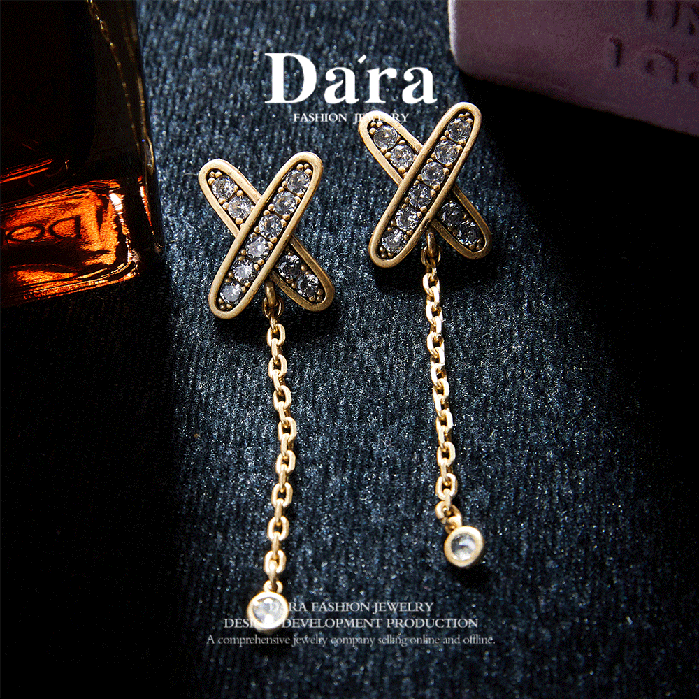 Refined Swarovski Crystal Copper Alloy Earrings  KK-91902