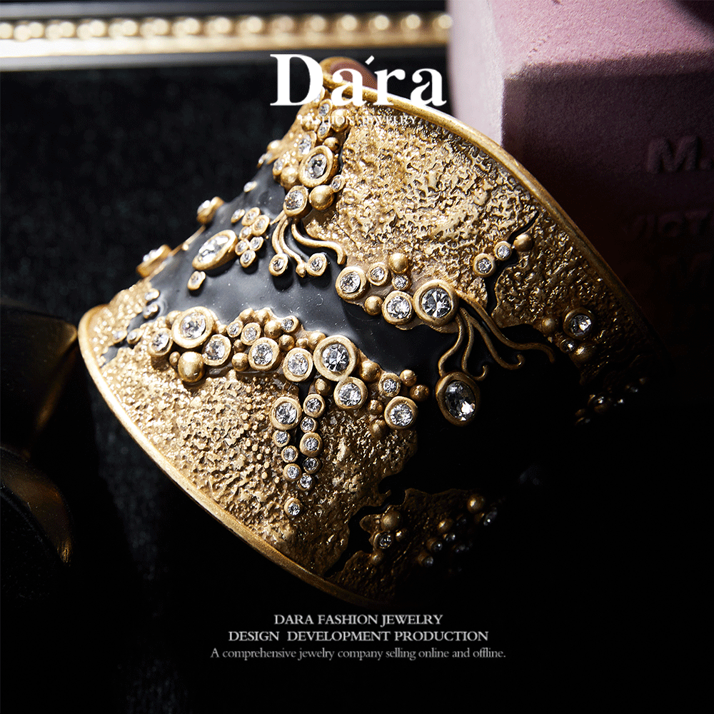 Sparkling Swarovski Crystal Copper Alloy Bracelet KK-91932