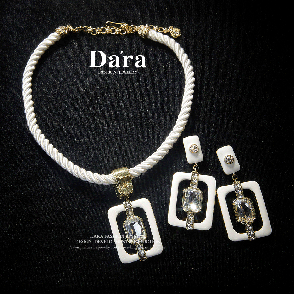 Refined Swarovski Crystal Copper Alloy Jewelry Set KK-91868