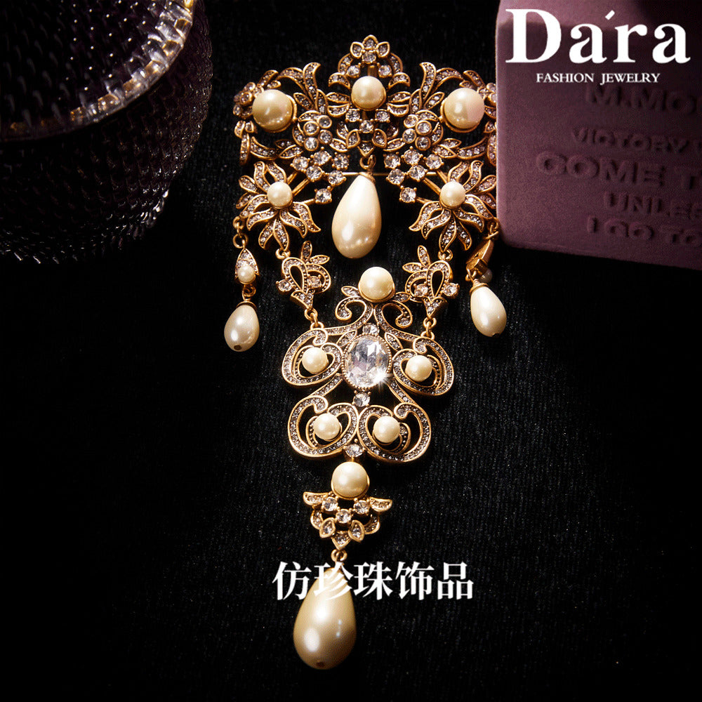 Refined Swarovski Crystal Copper Alloy Pearl-Imitation Brooch KK-91048