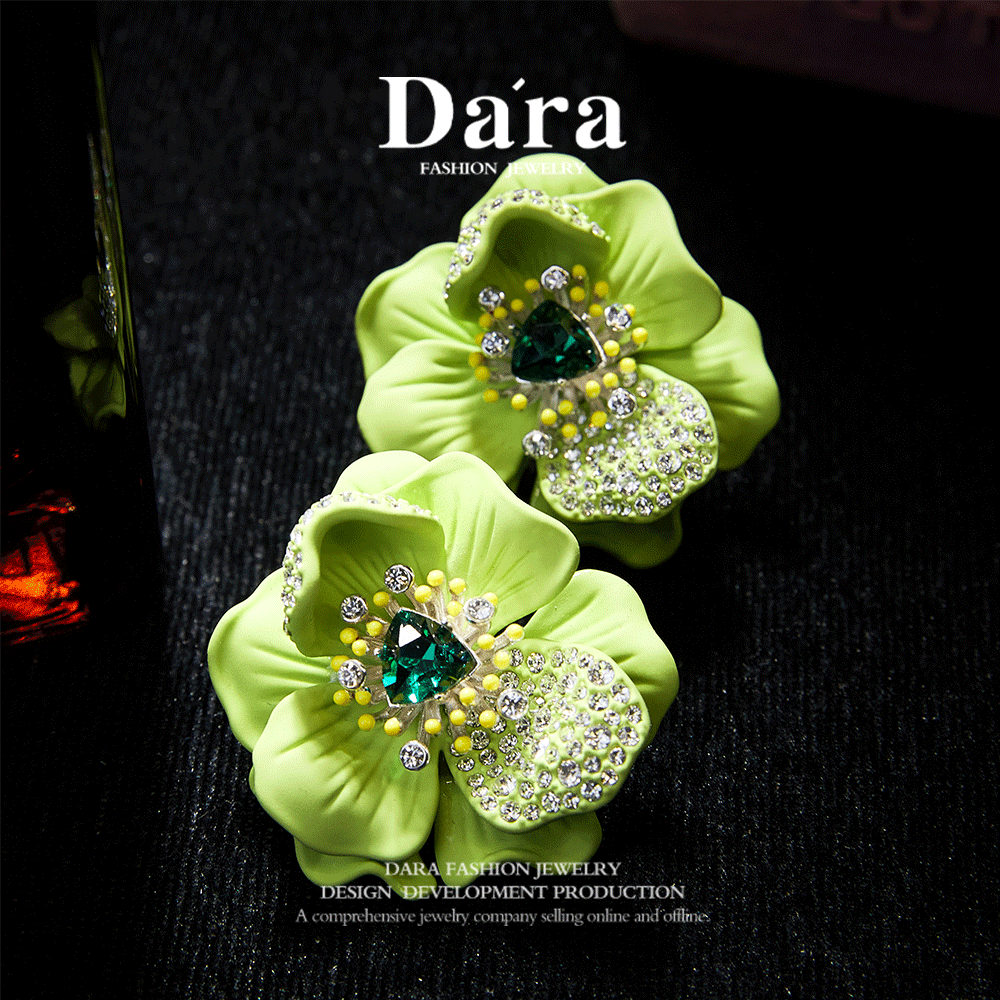 Refined Swarovski Crystal Copper Alloy Earrings   KK-JB0106