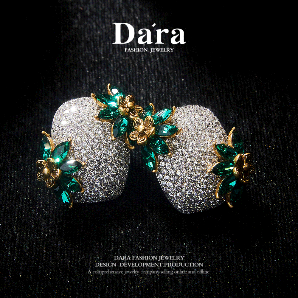 Sparkling Swarovski Crystal Copper Alloy Earrings KK-91035