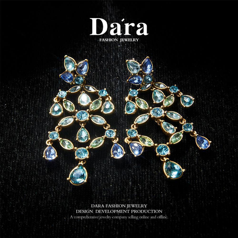 Sparkling Swarovski Crystal Copper Alloy Earrings KK-91376