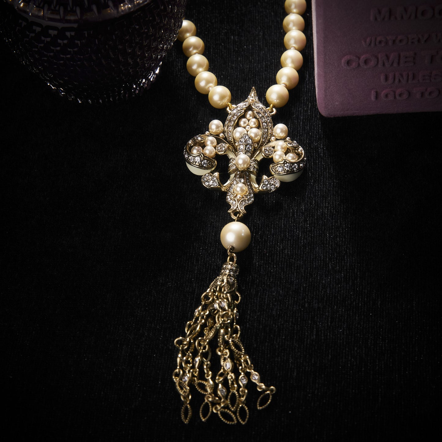 Sparkling Swarovski Crystal Copper Alloy Pearl-Imitation Necklace KK-91383