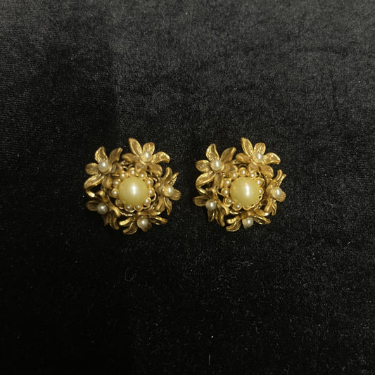 Sparkling Swarovski Crystal Copper Alloy Pearl-Imitation Earrings KK-91904