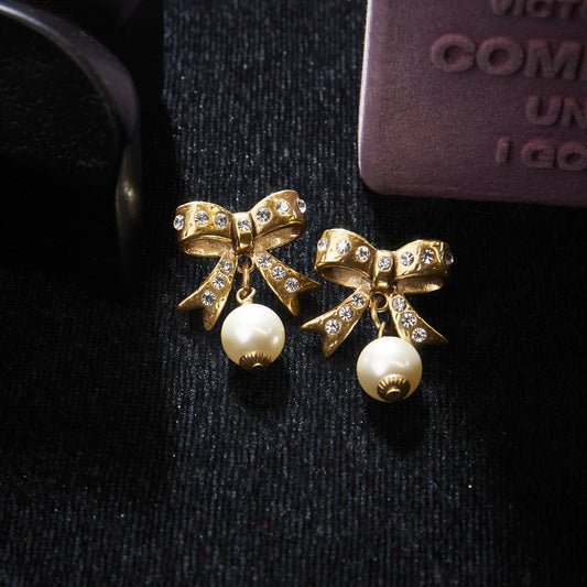 Refined Swarovski Crystal Copper Alloy Pearl-Imitation Earrings  KK-9813