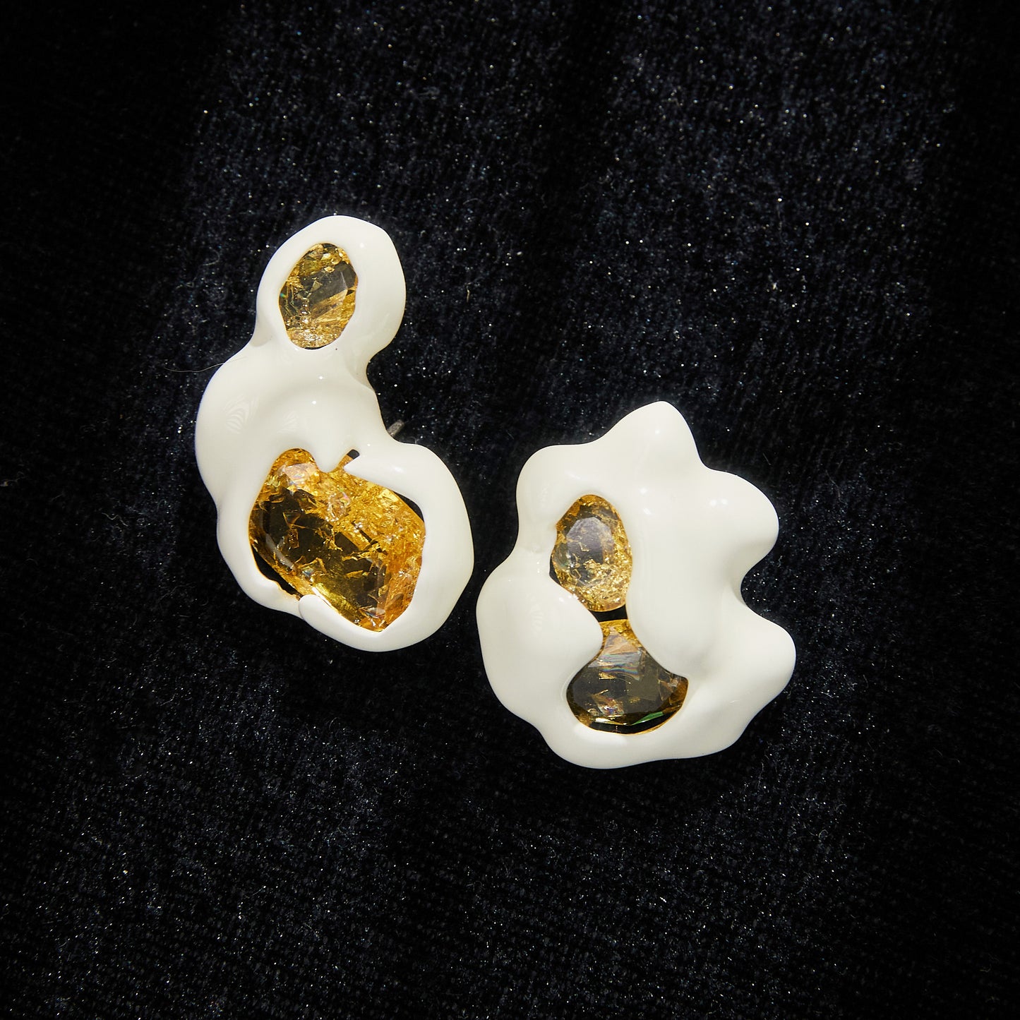 Sparkling Swarovski Crystal Copper Alloy Earrings KK-92130