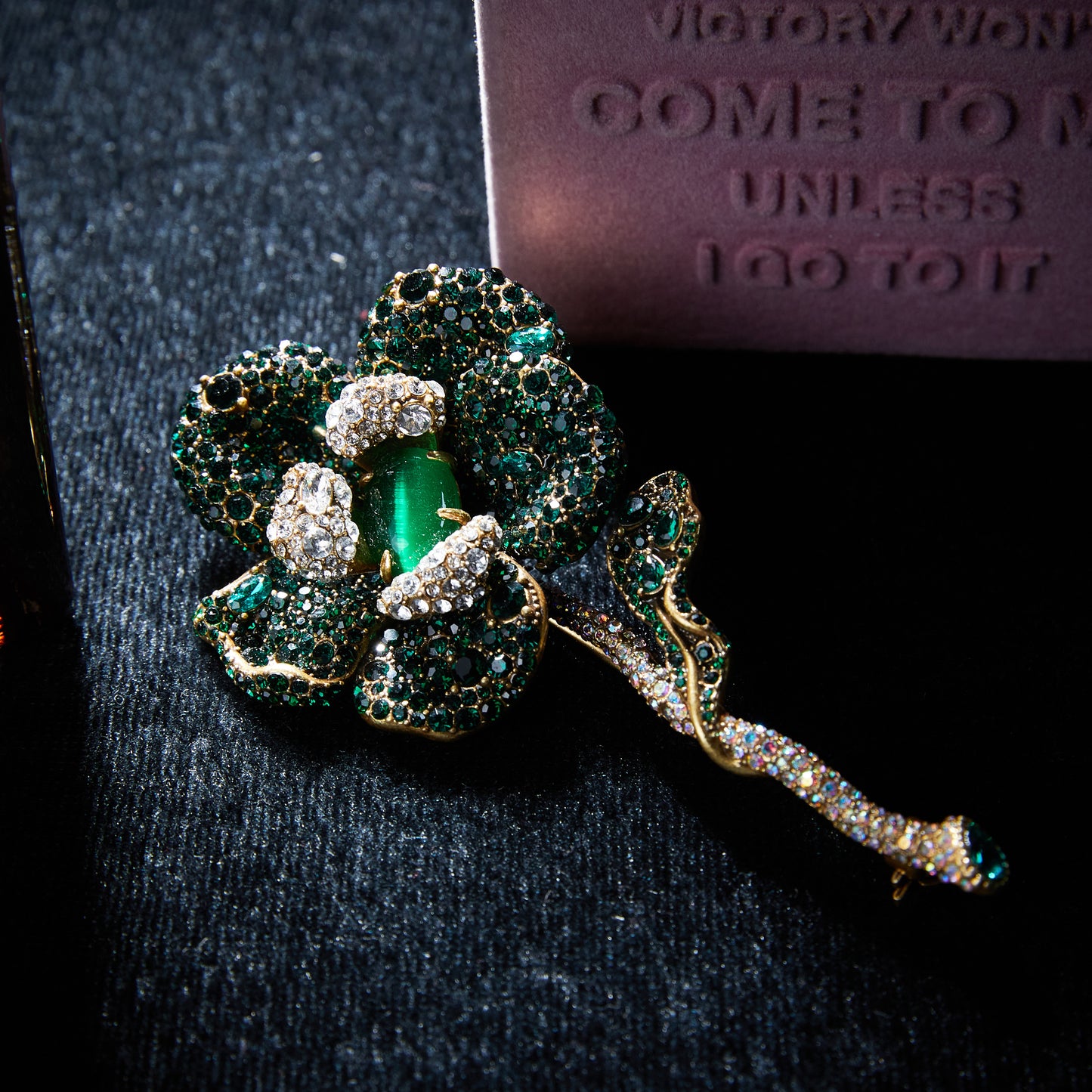 Refined Swarovski Crystal Copper Alloy Brooch KK-92043