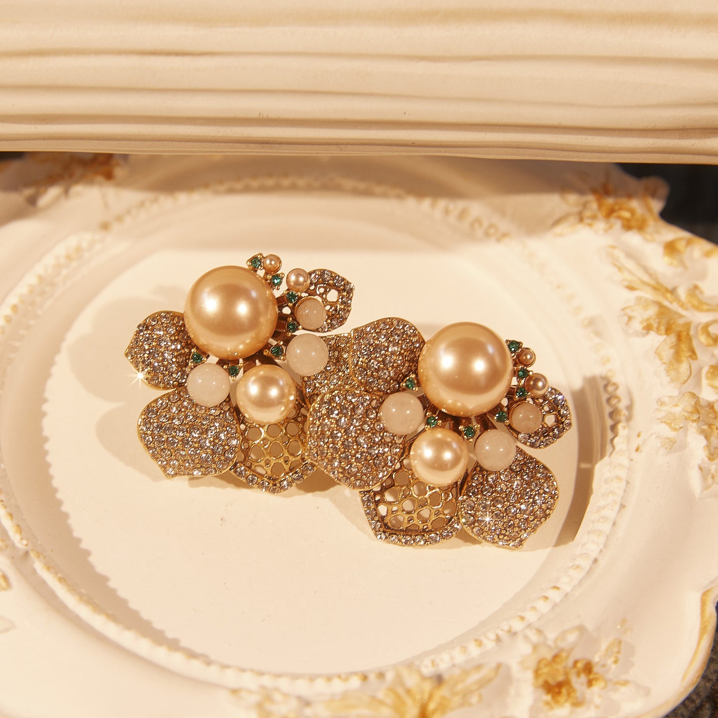 Refined Swarovski Crystal Copper Alloy Pearl-Imitation Earrings KK-91057