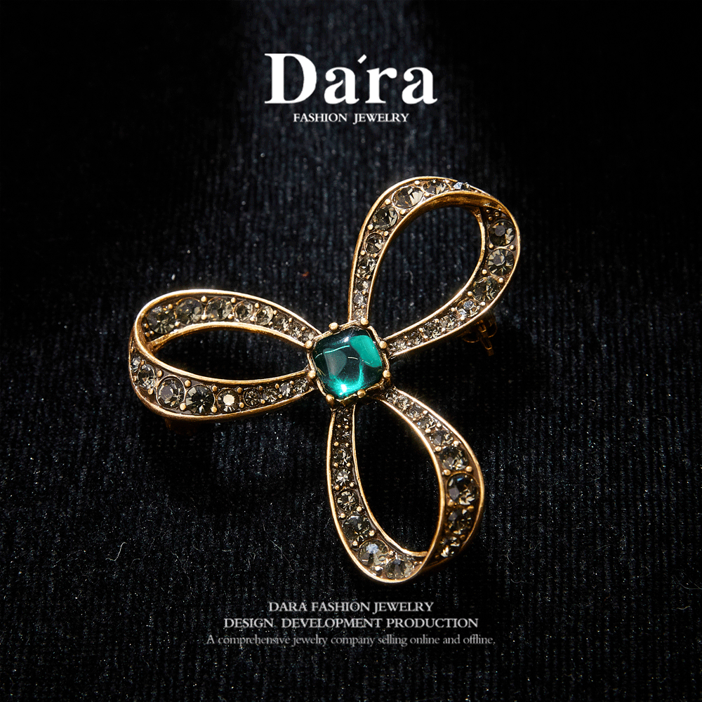 Sparkling Swarovski Crystal Copper Alloy Brooch KK-FL015