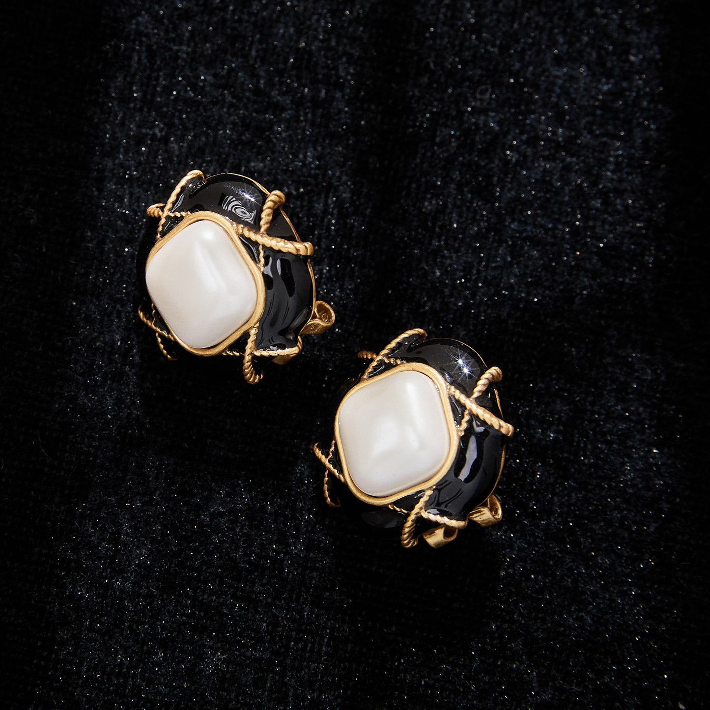 Sparkling Swarovski Crystal Copper Alloy Pearl-Imitation Earrings KK-JK0064