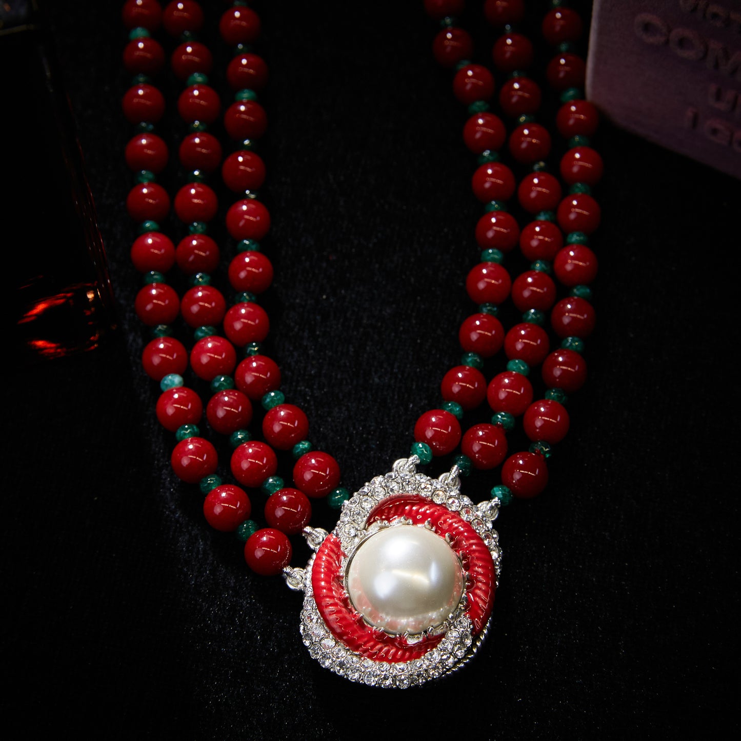 Refined Swarovski Crystal Copper Alloy Pearl-Imitation  Jewelry Set KK-92082