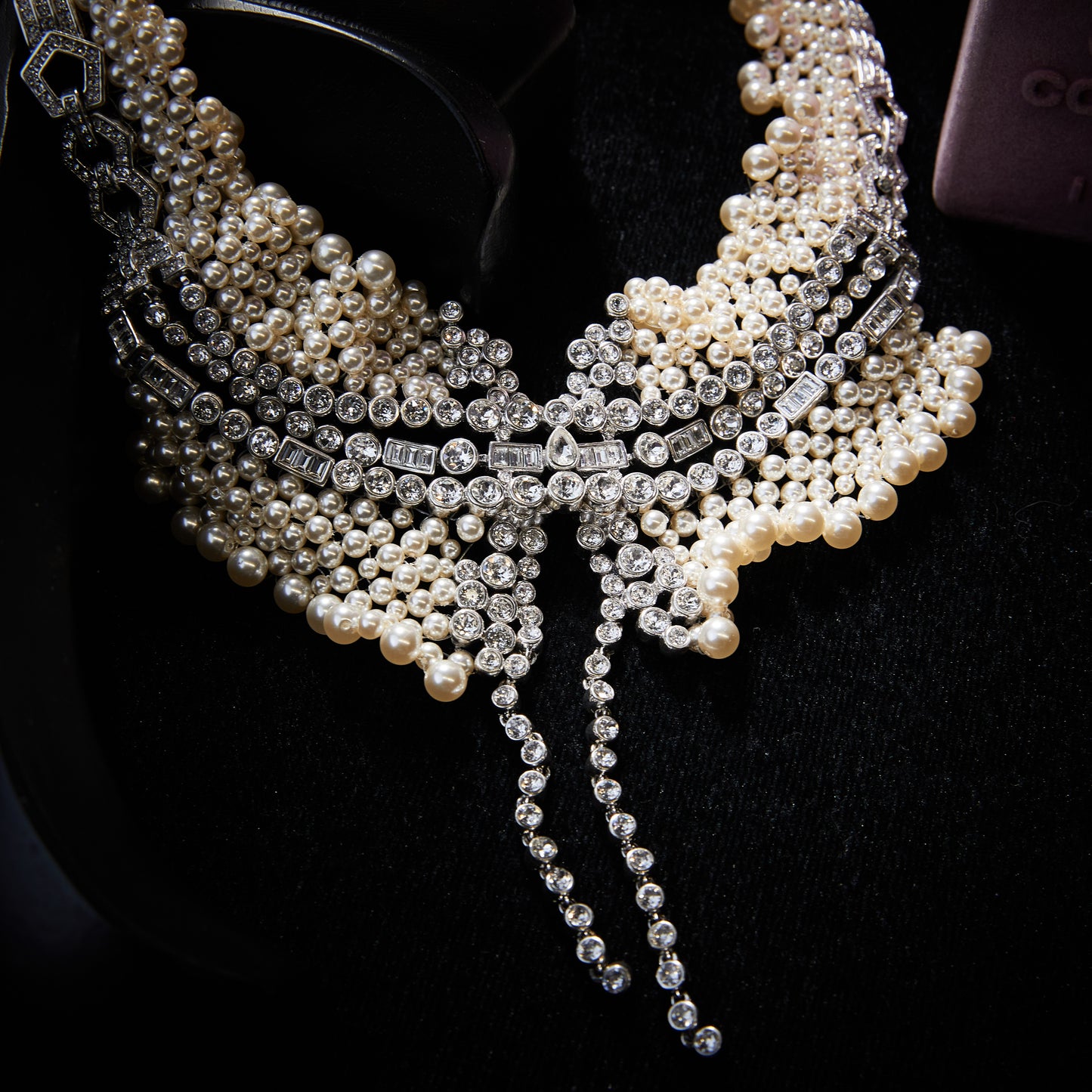 Sparkling Swarovski Crystal Copper Alloy Pearl-Imitation Necklace KK-92055