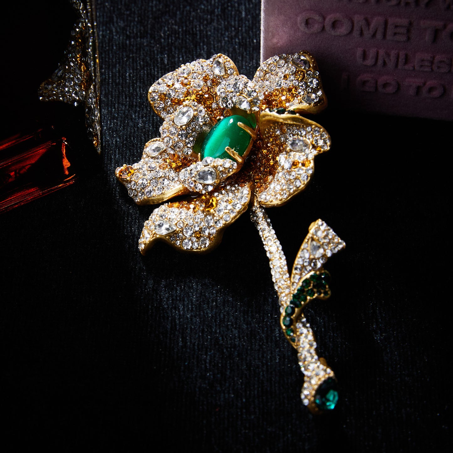 Refined Swarovski Crystal Copper Alloy Brooch KK-92014