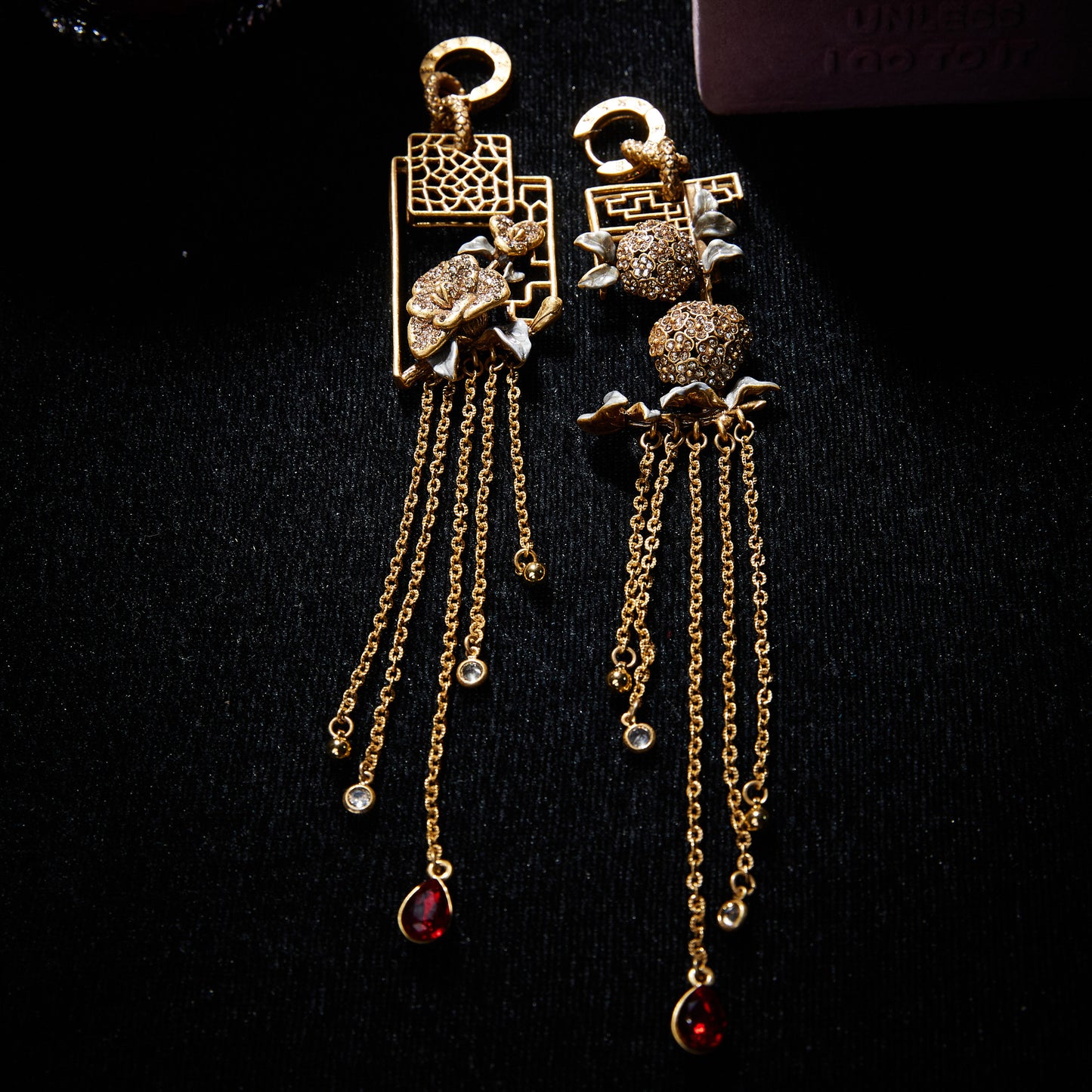 Refined Swarovski Crystal Copper Alloy Earrings KK-91874