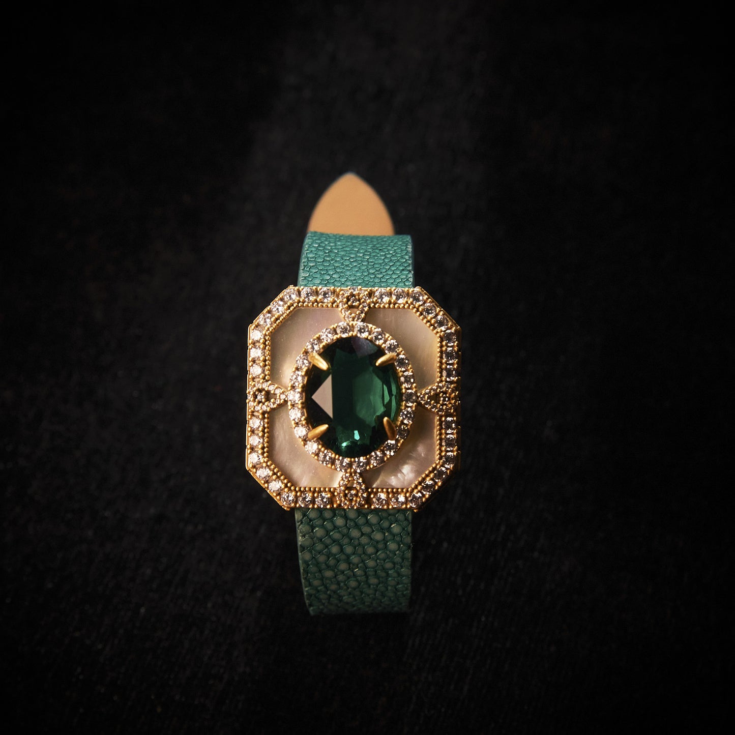 Sparkling Swarovski Crystal Copper Alloy Bracelet  KK-91000