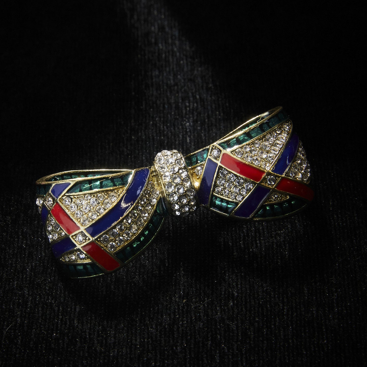 Sparkling Swarovski Crystal Copper Alloy Brooch KK-91871