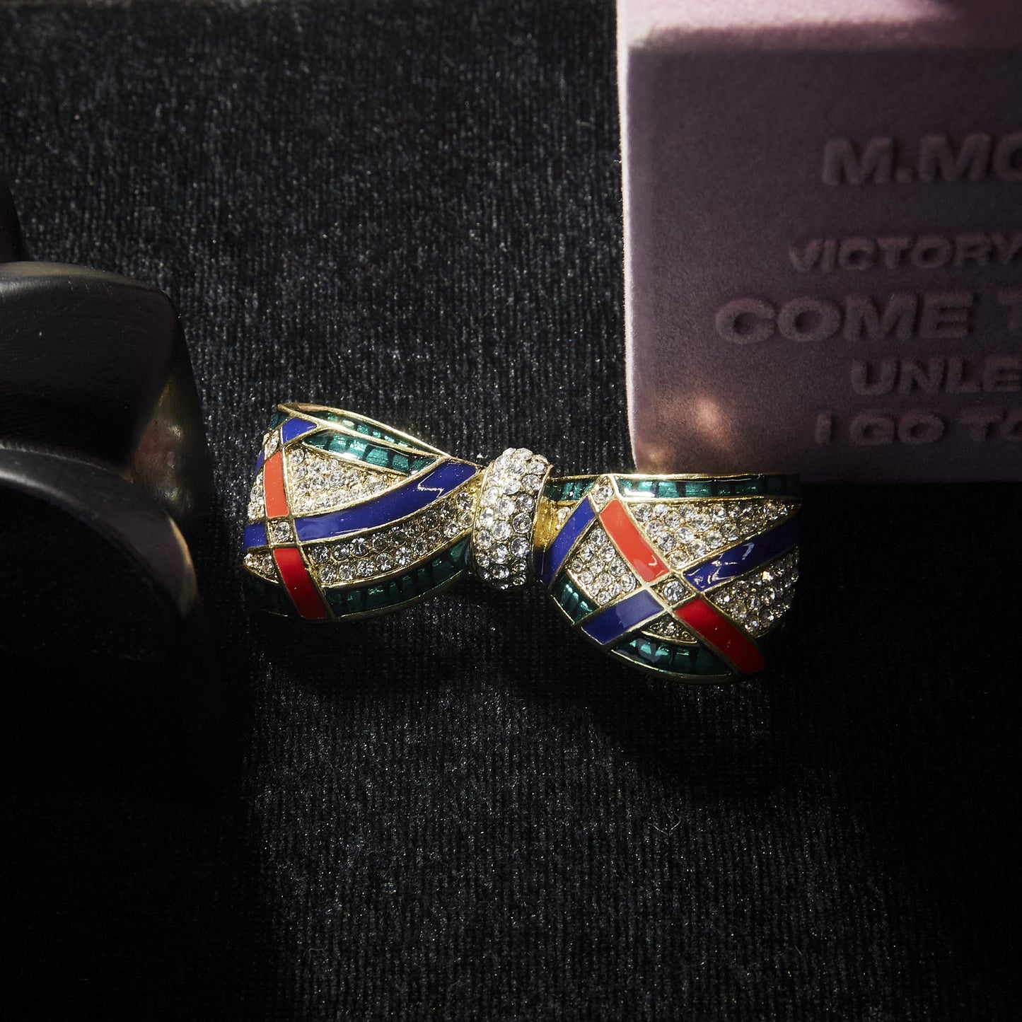 Sparkling Swarovski Crystal Copper Alloy Brooch KK-91871