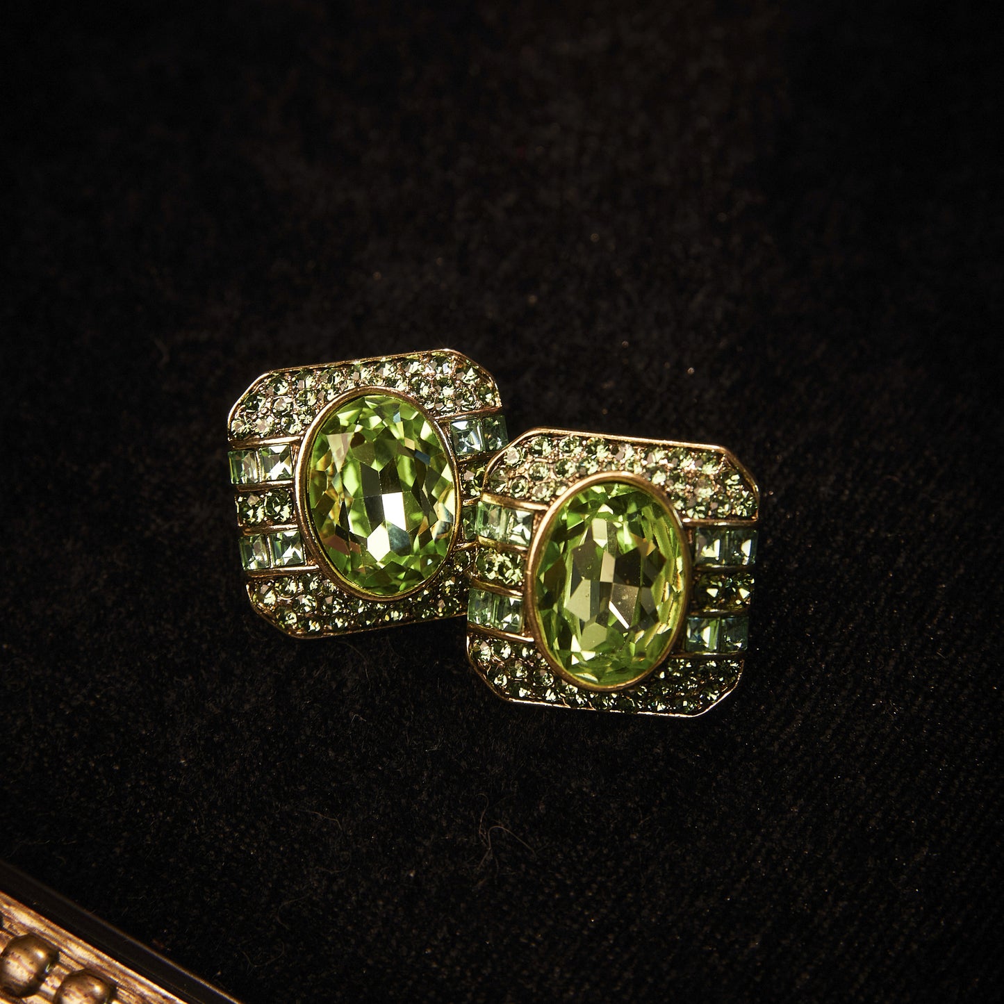 Timeless Swarovski Crystal Copper Alloy Earrings KK-91585