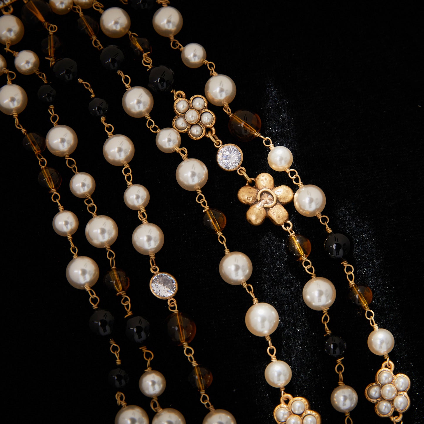 Sparkling Swarovski Crystal Copper Alloy Pearl-Imitation Necklace KK-JK0009