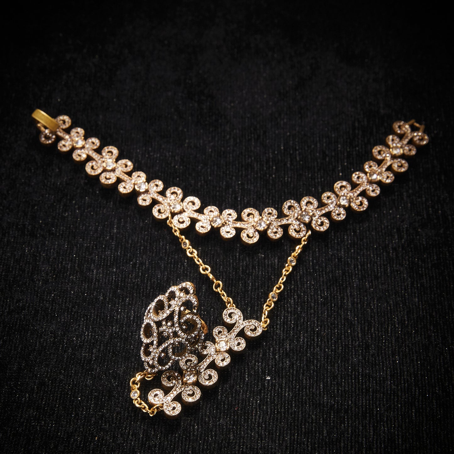 Refined Swarovski Crystal Copper Alloy Bracelet KK-91615