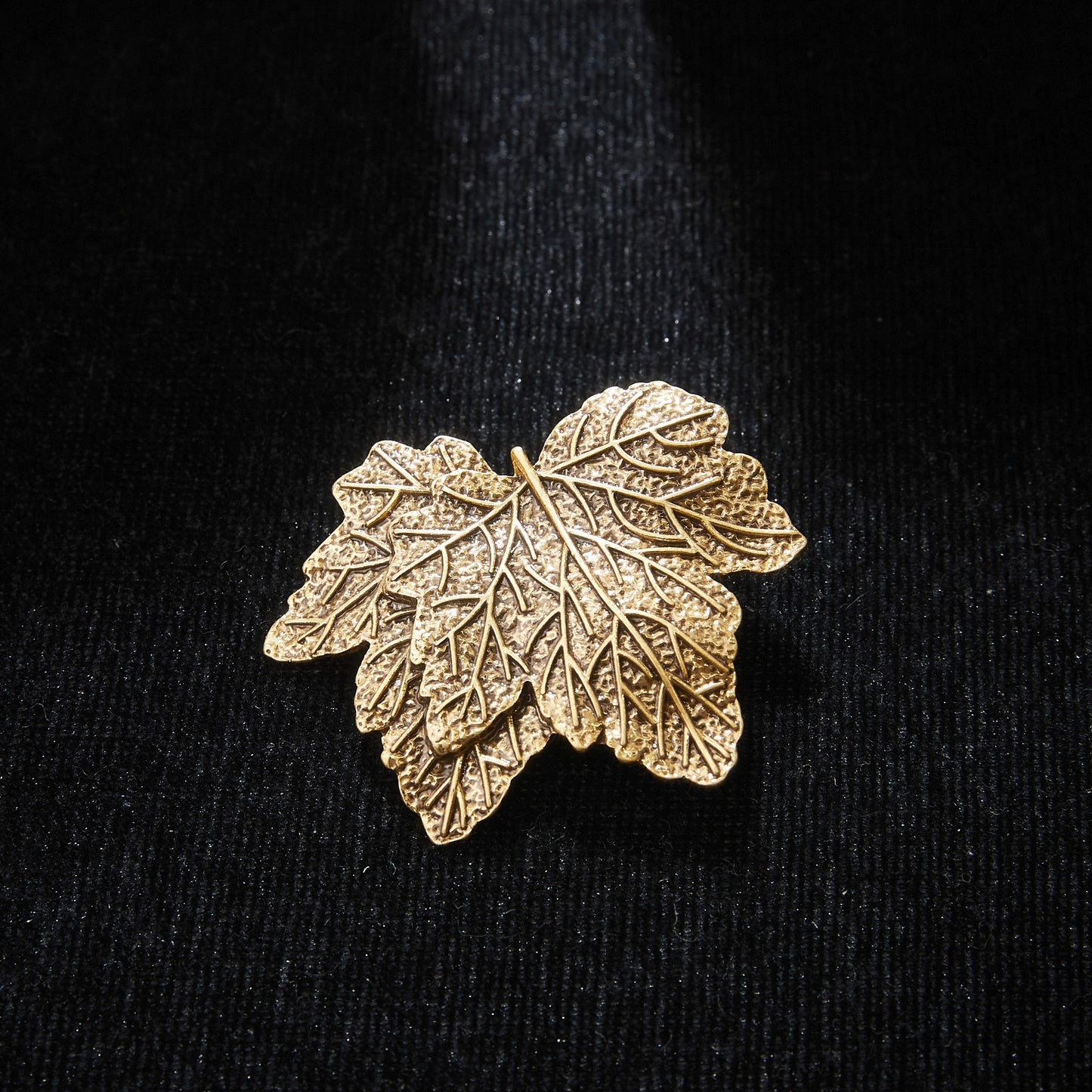 Elegant Copper Alloy Brooch  KK-FL028