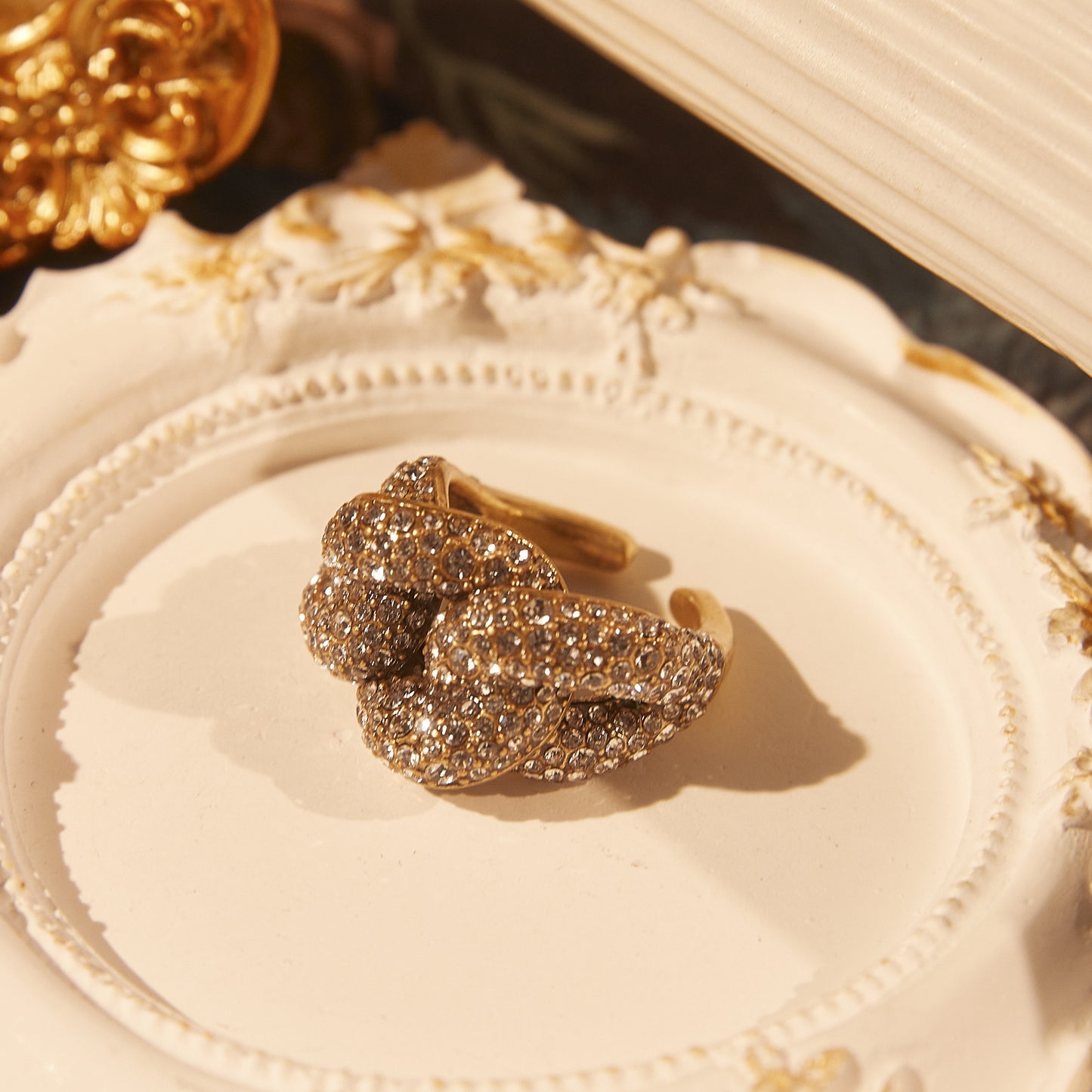 Sparkling Swarovski Crystal Copper Alloy Ring KK-91281