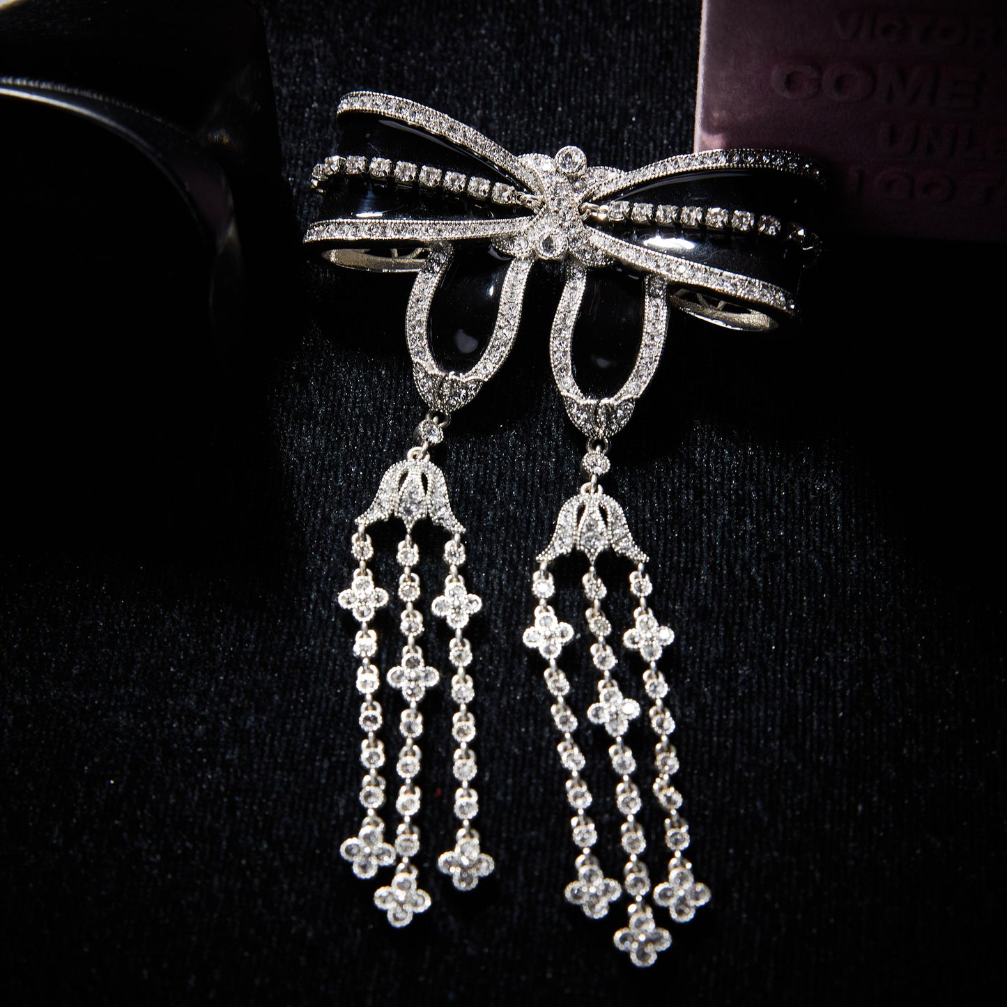 Sparkling Swarovski Crystal Copper Alloy Brooch KK-92002