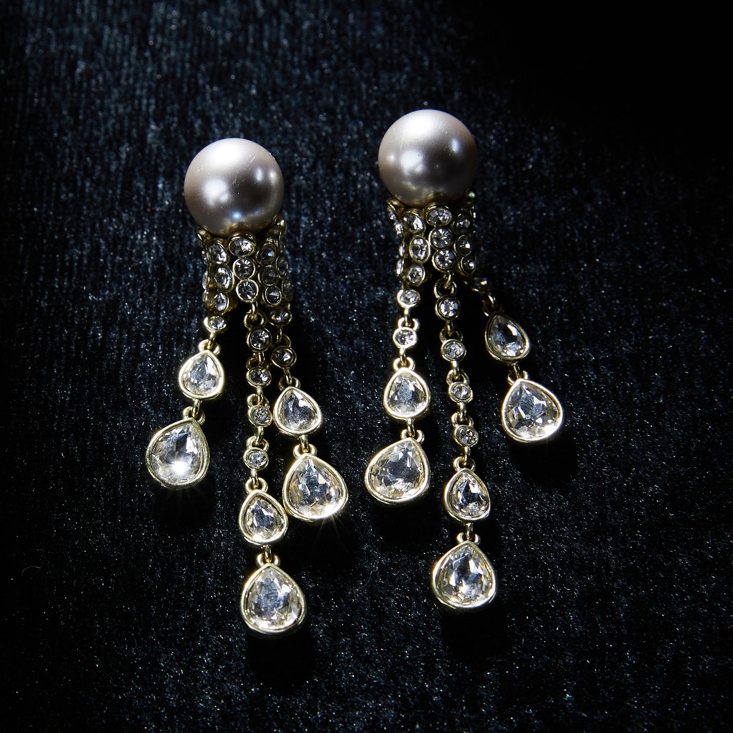 Refined Swarovski Crystal Copper Alloy Pearl-Imitation Earrings KK-91337